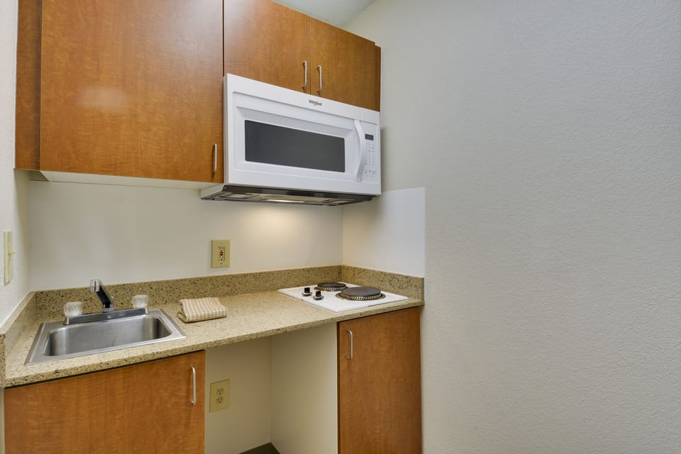 Fridge, microwave, stovetop