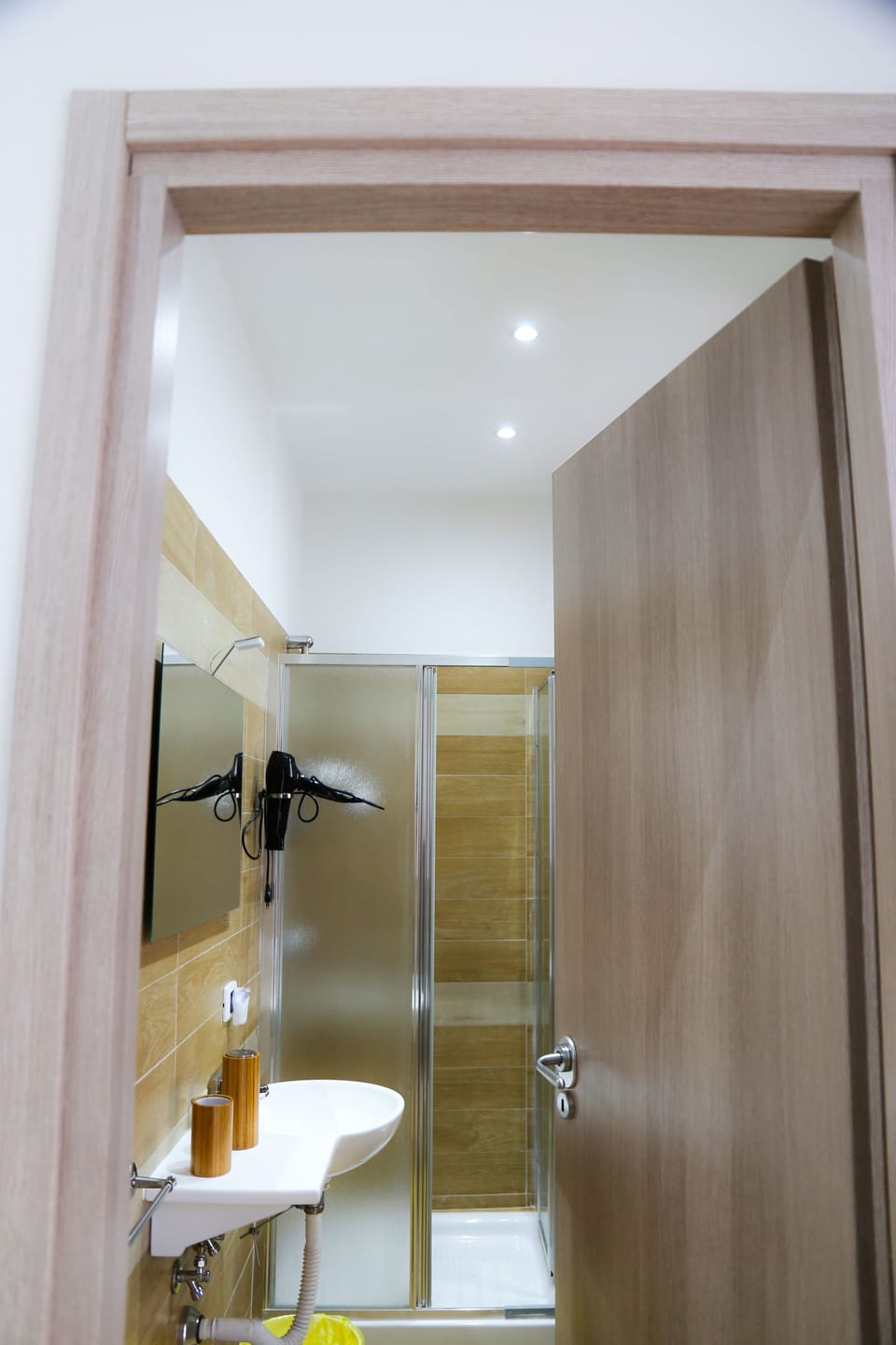 Quadruple Room, Balcony, City View | Bathroom | Free toiletries, hair dryer, bidet, towels