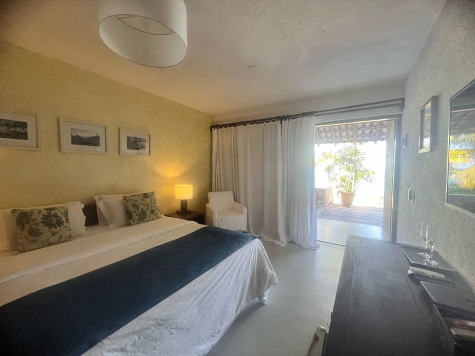 Deluxe Double Room, 1 King Bed | Minibar, in-room safe, free WiFi