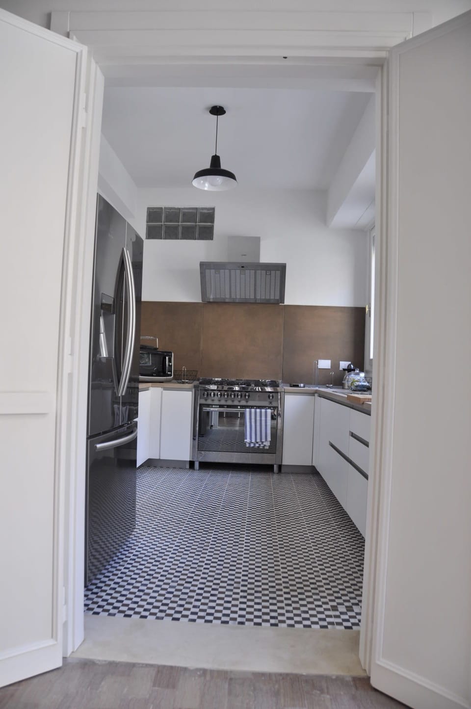 Shared fridge, microwave