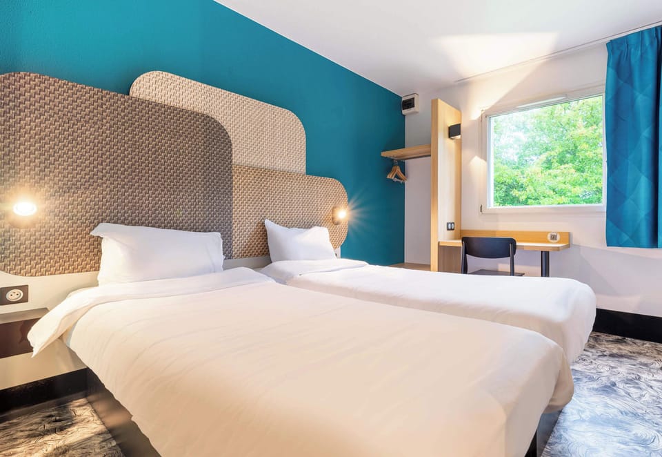 Twin Room | Free WiFi, bed sheets
