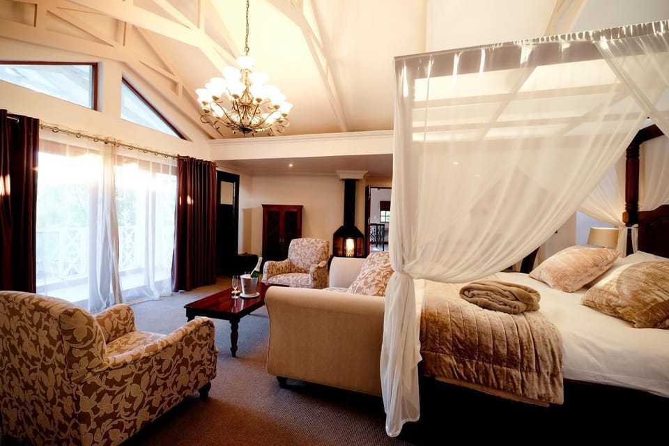 Desk, WiFi (free), bed sheets