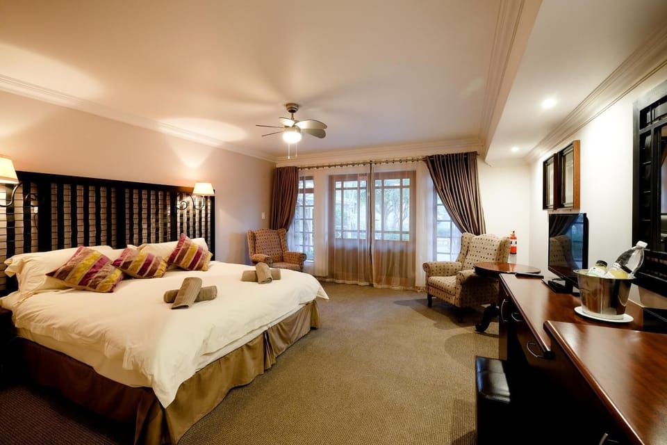 Desk, WiFi (free), bed sheets