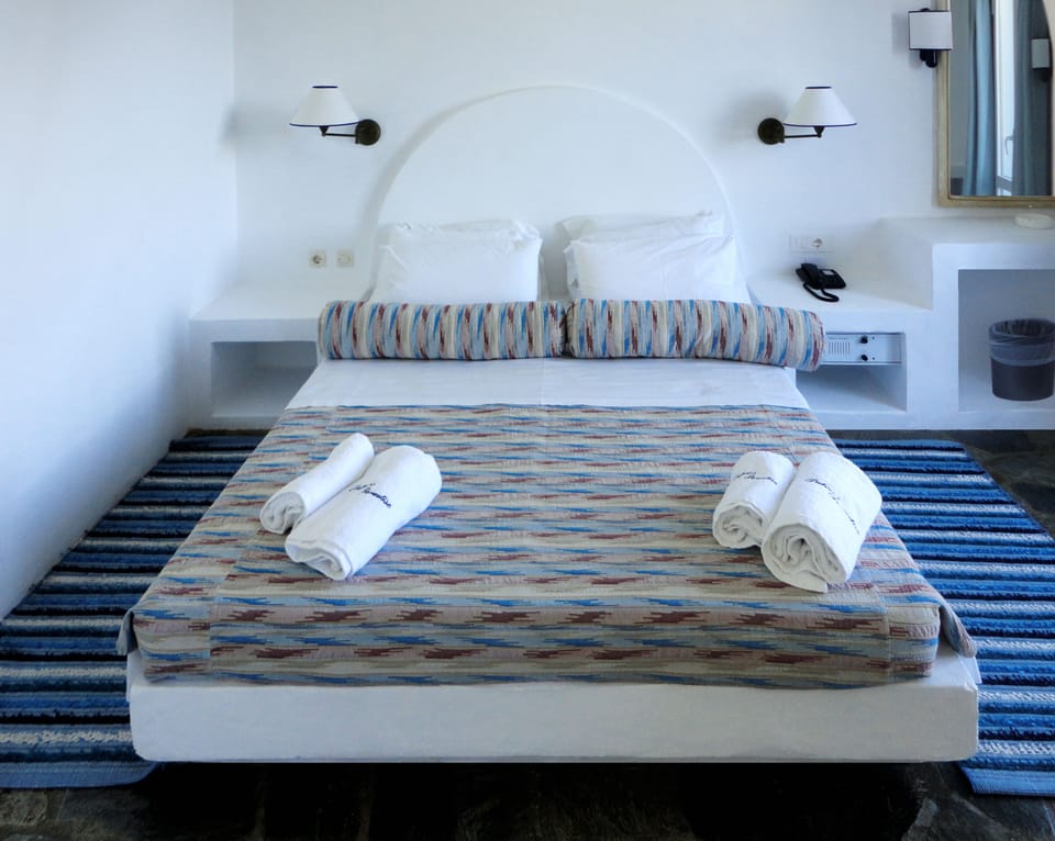 Family Suite | In-room safe, desk, soundproofing, cribs (free)