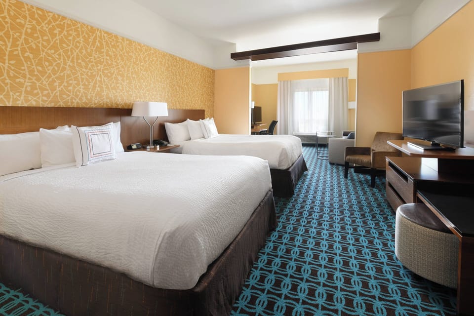 Studio, Multiple Beds | Premium bedding, pillowtop beds, desk, laptop workspace