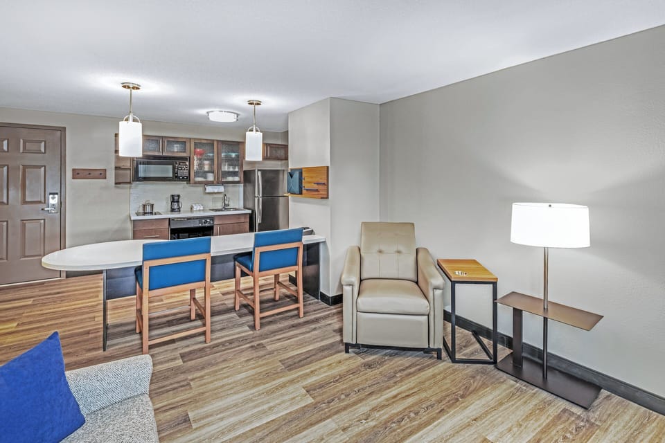 Suite, 1 Bedroom (1 Queen, Sofa Bed) | Desk, WiFi (free), bed sheets