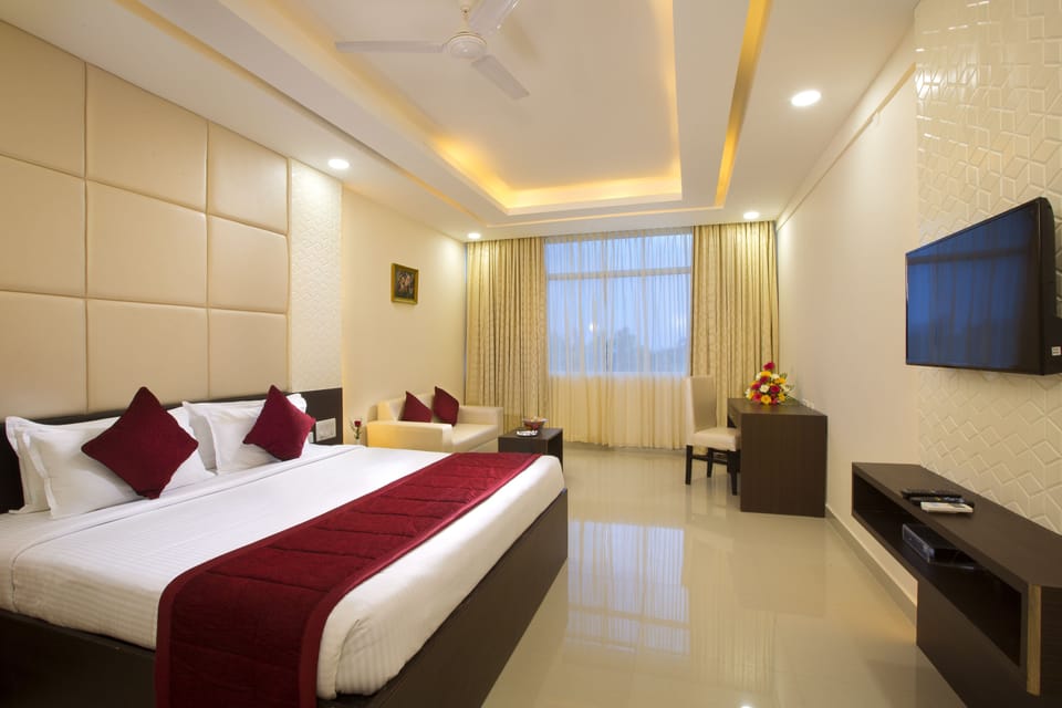 Premium bedding, in-room safe, desk, soundproofing