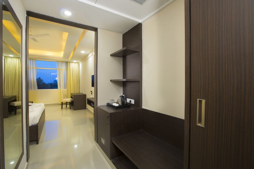 Deluxe Double or Twin Room, 1 Bedroom | Premium bedding, in-room safe, desk, soundproofing