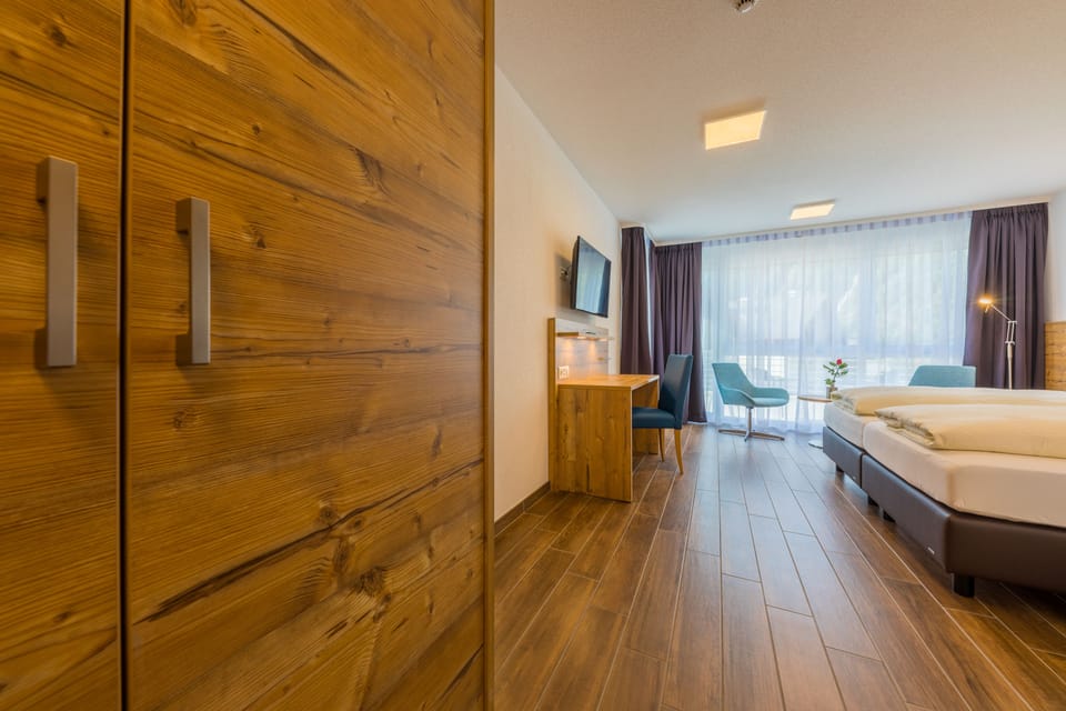 Deluxe Double Room | In-room safe, desk, soundproofing, free WiFi