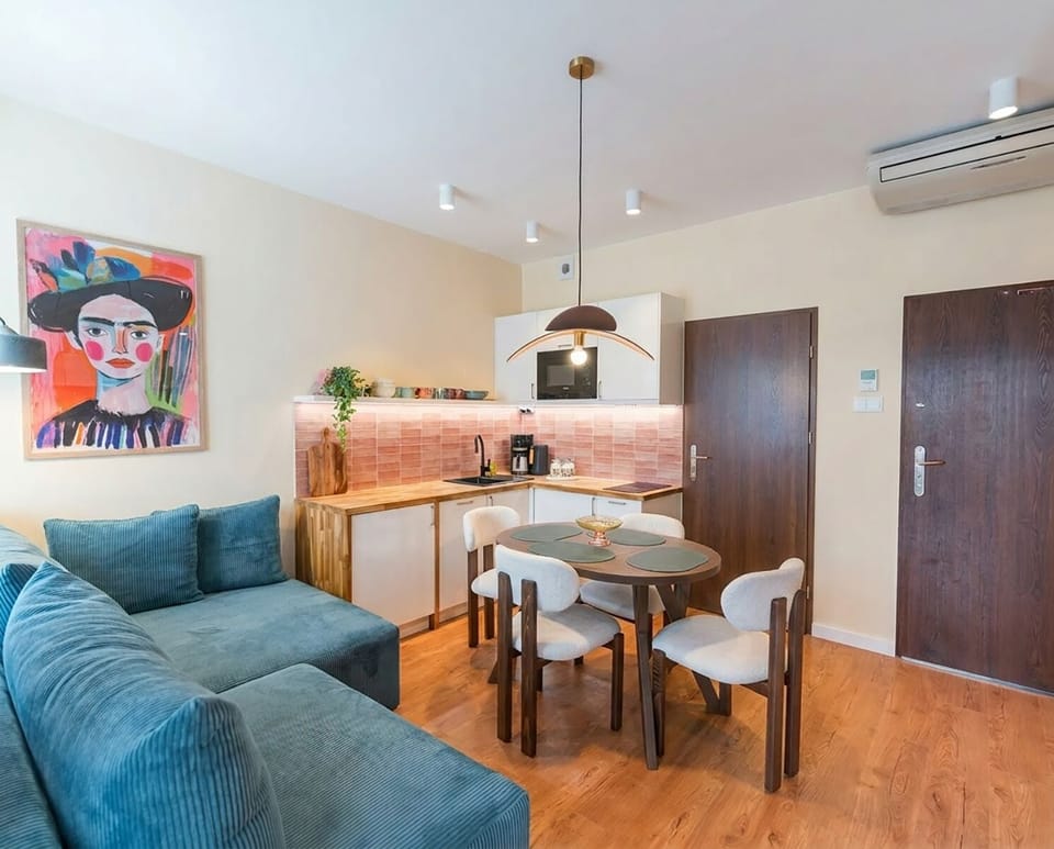 Family Studio Suite (17B) | Premium bedding, individually decorated, individually furnished