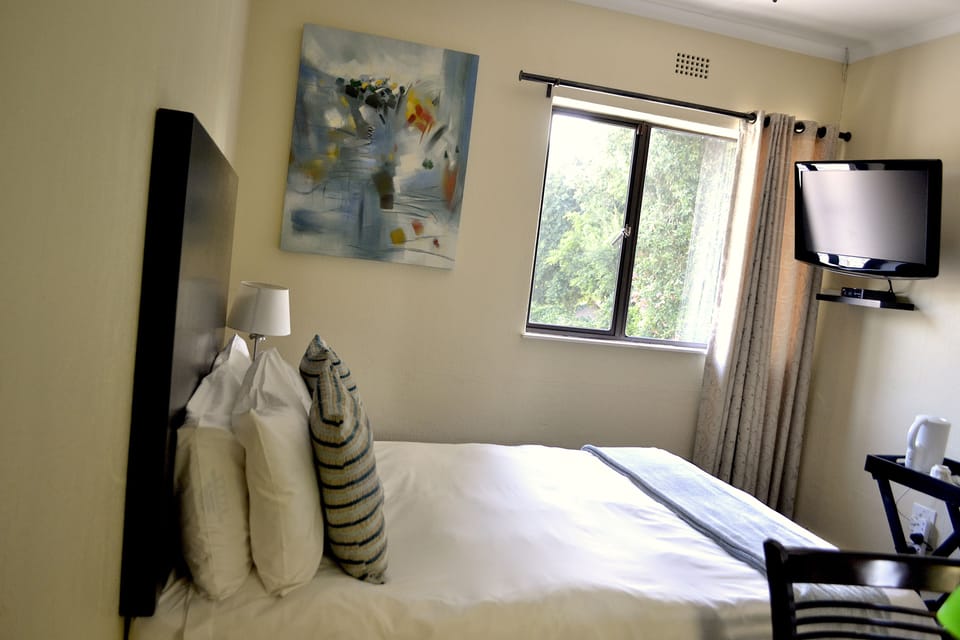 Premium bedding, Select Comfort beds, in-room safe