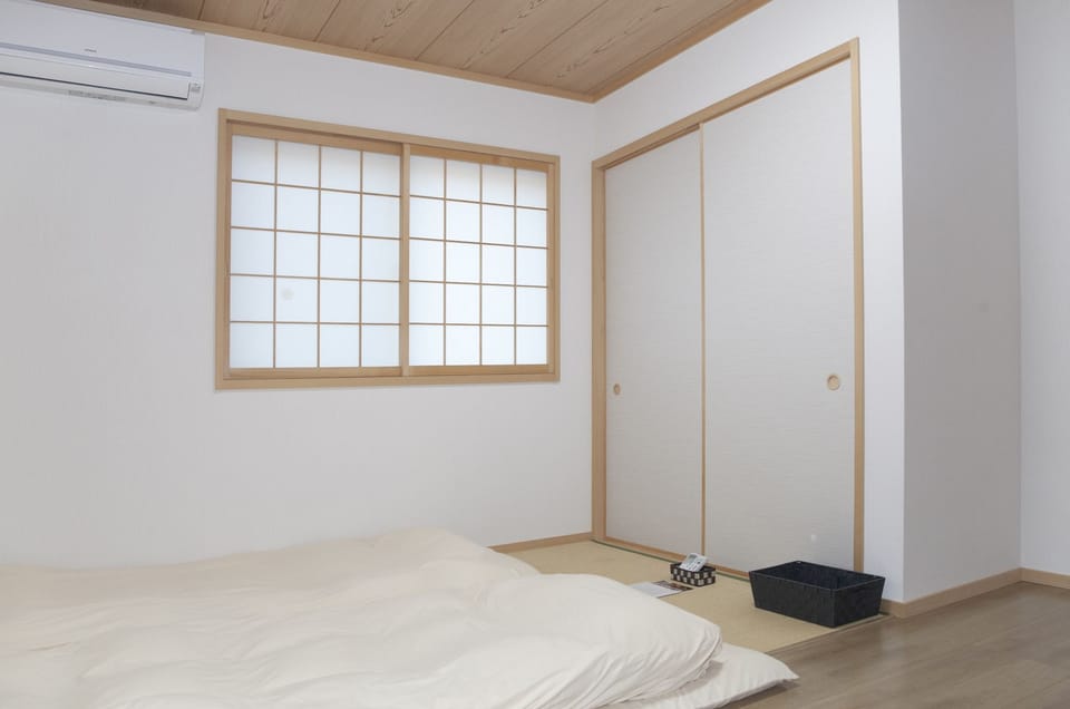 Down comforters, free WiFi, bed sheets