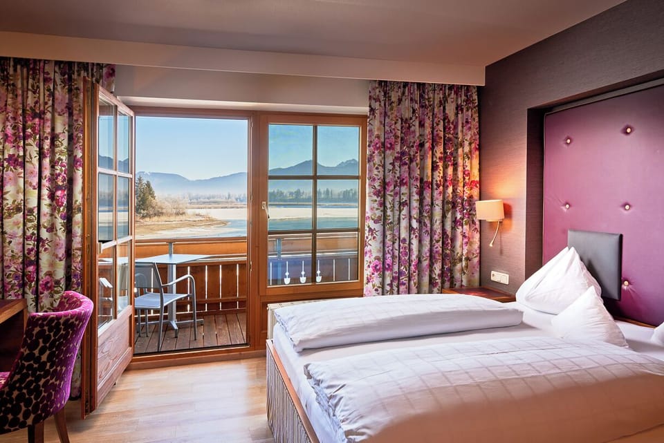 Superior Double Room | In-room safe, desk, iron/ironing board, free WiFi