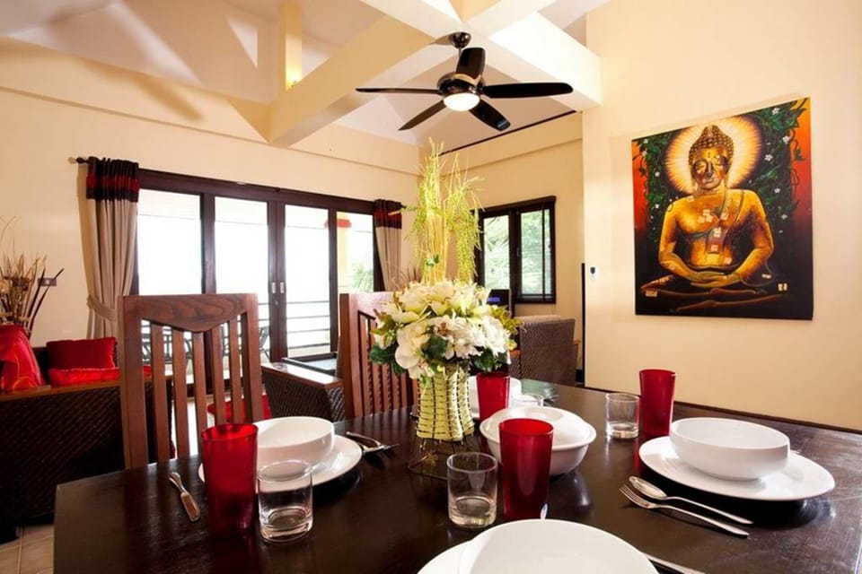 Villa, 3 Bedrooms | In-room dining