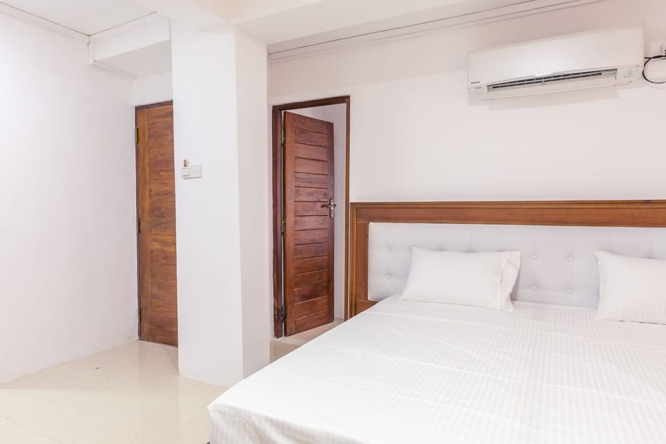 In-room safe, soundproofing, iron/ironing board, rollaway beds
