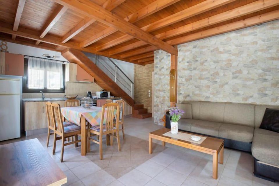 Villa, 3 Bedrooms, Private Pool | Private kitchen | Full-size fridge, microwave, stovetop, coffee/tea maker