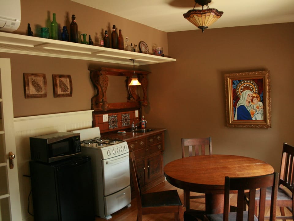 Standard Apartment, Ensuite (DH Lawrence)