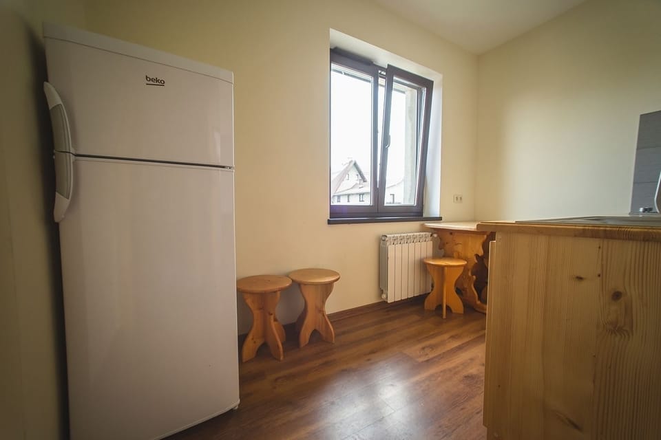 Apartment (Nowy Wierch) | 1 bedroom, desk, blackout drapes, iron/ironing board