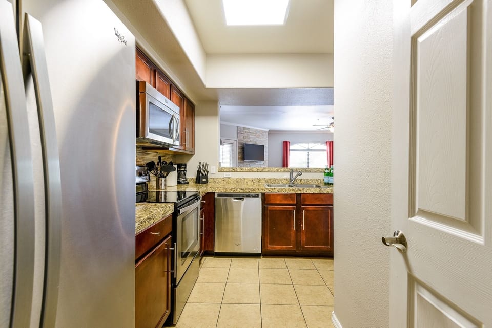 Condo, 2 Bedrooms | Private kitchen | Fridge, microwave, oven, coffee/tea maker