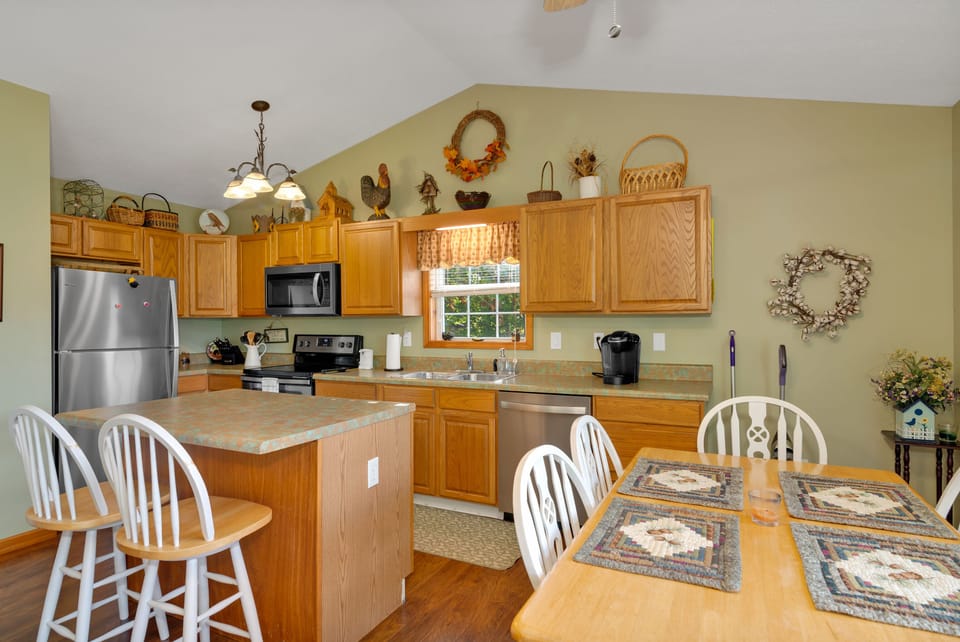 Fully stocked kitchen with lots of counter space and plenty of seating. 