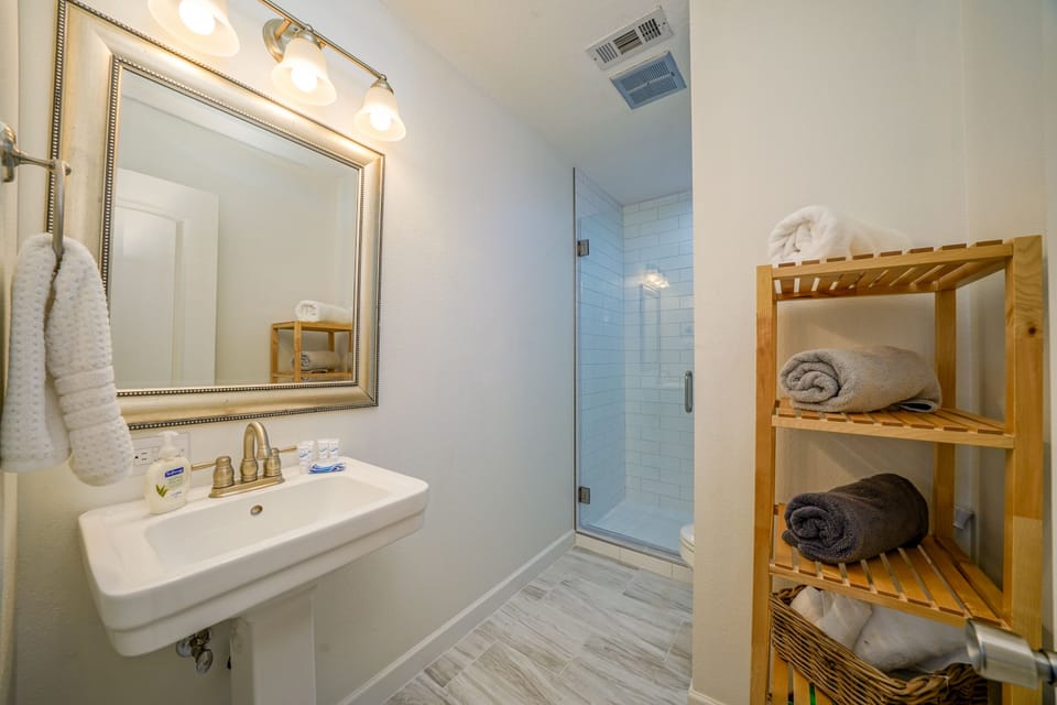 Updated Hall Bathroom