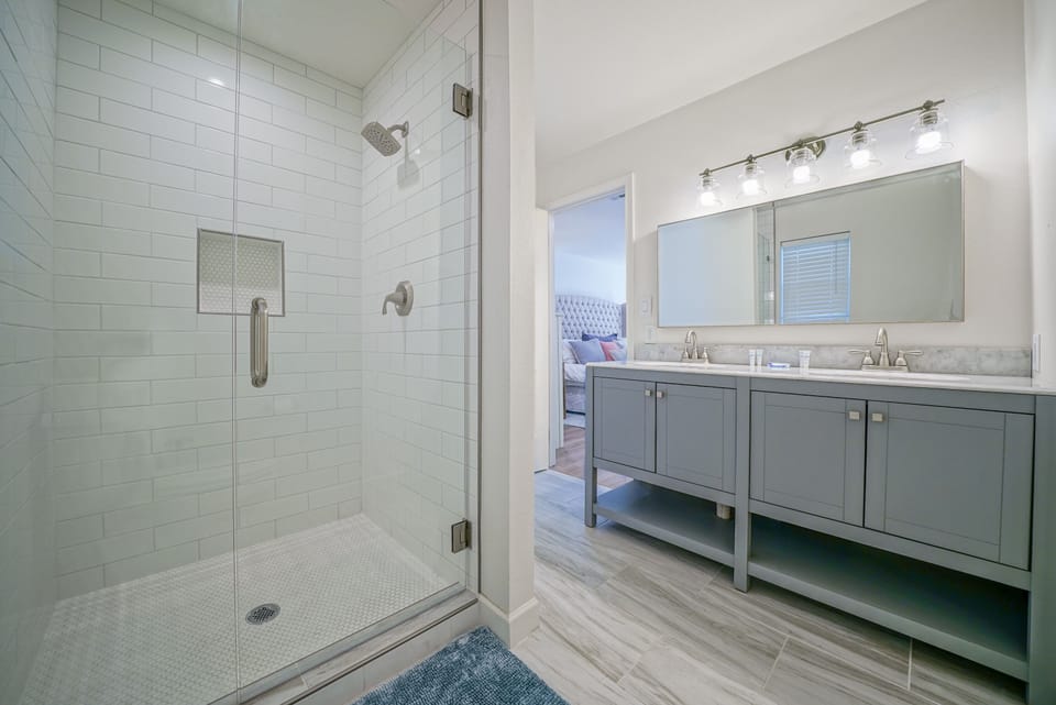 Updated Master Bathroom