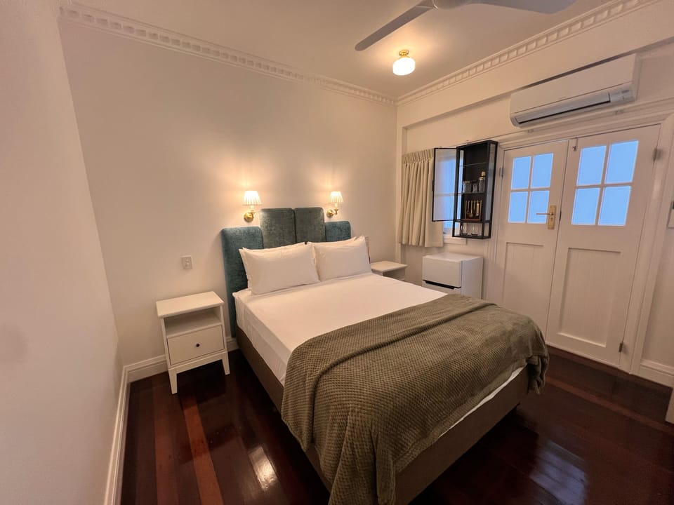 Premium bedding, minibar, desk, laptop workspace
