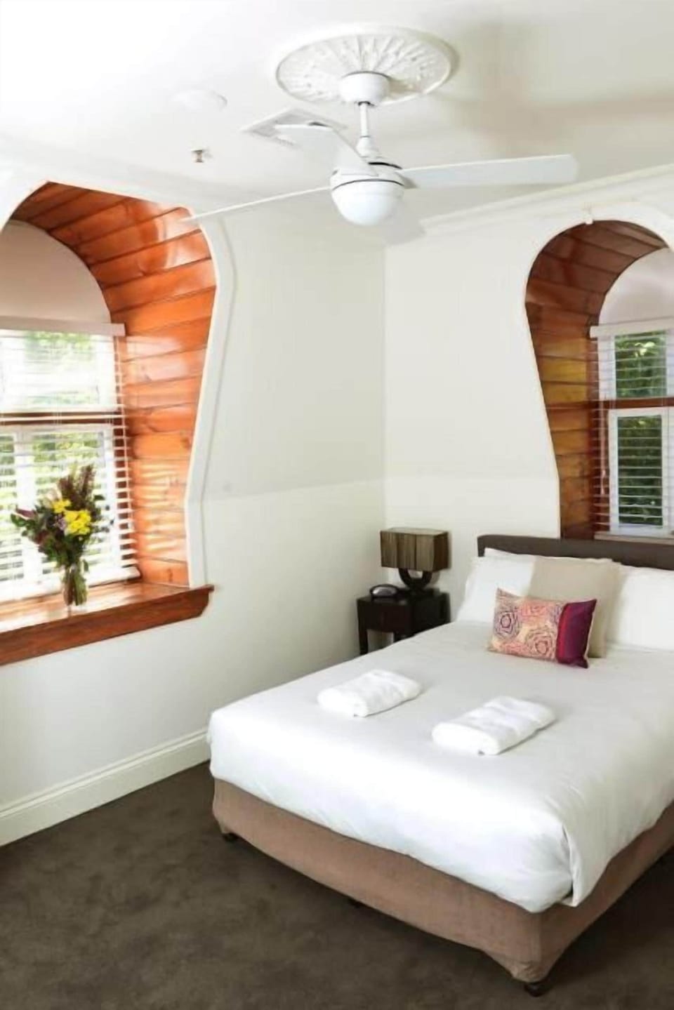 Basic Room, 1 Queen Bed | Iron/ironing board, free WiFi, bed sheets