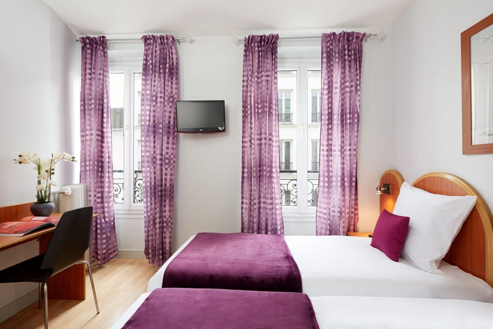 Twin Room, Private Bathroom | Free WiFi, bed sheets
