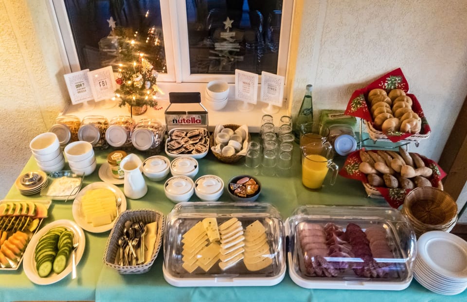 Daily buffet breakfast for a fee