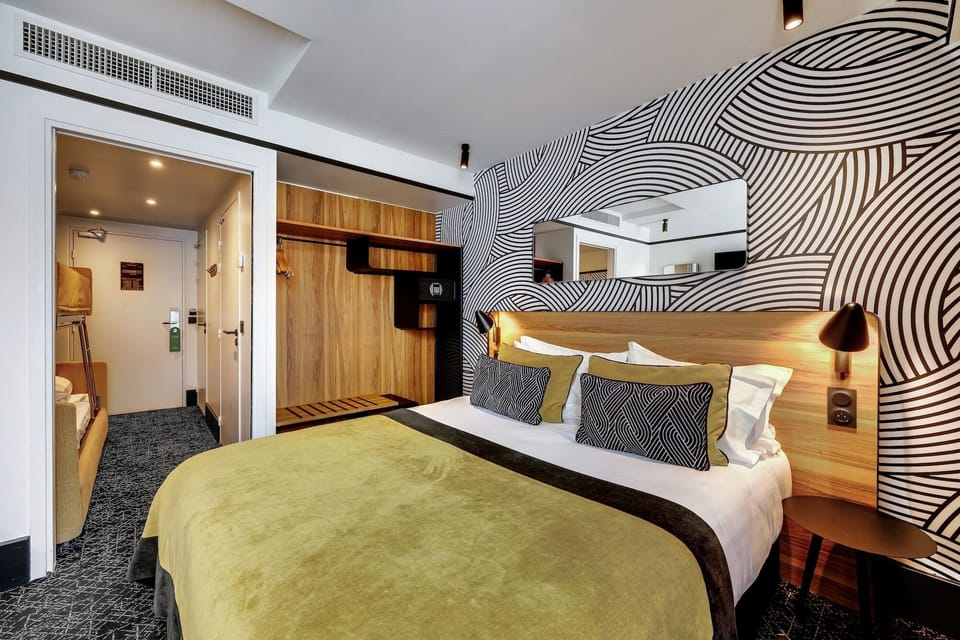 In-room safe, desk, blackout drapes, soundproofing