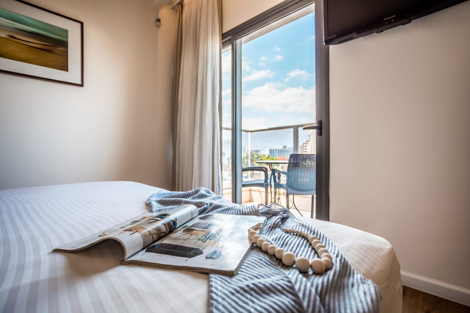 Double or Twin Room | Minibar, in-room safe, desk, iron/ironing board