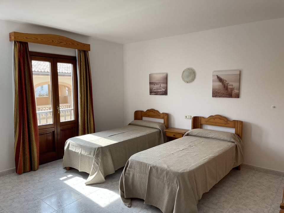 Standard Double Room, Balcony | In-room safe, cribs/infant beds, free WiFi, bed sheets