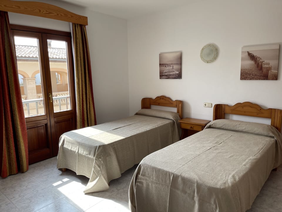 Standard Double Room, Balcony | In-room safe, cribs/infant beds, free WiFi, bed sheets