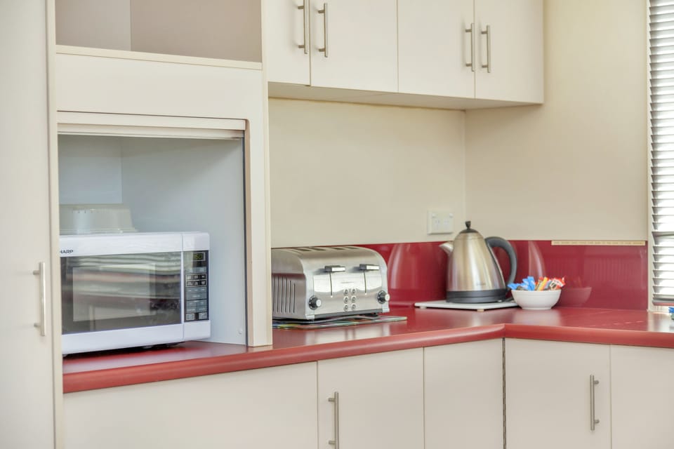 All Decked Out | 3 bedrooms, iron/ironing board, bed sheets