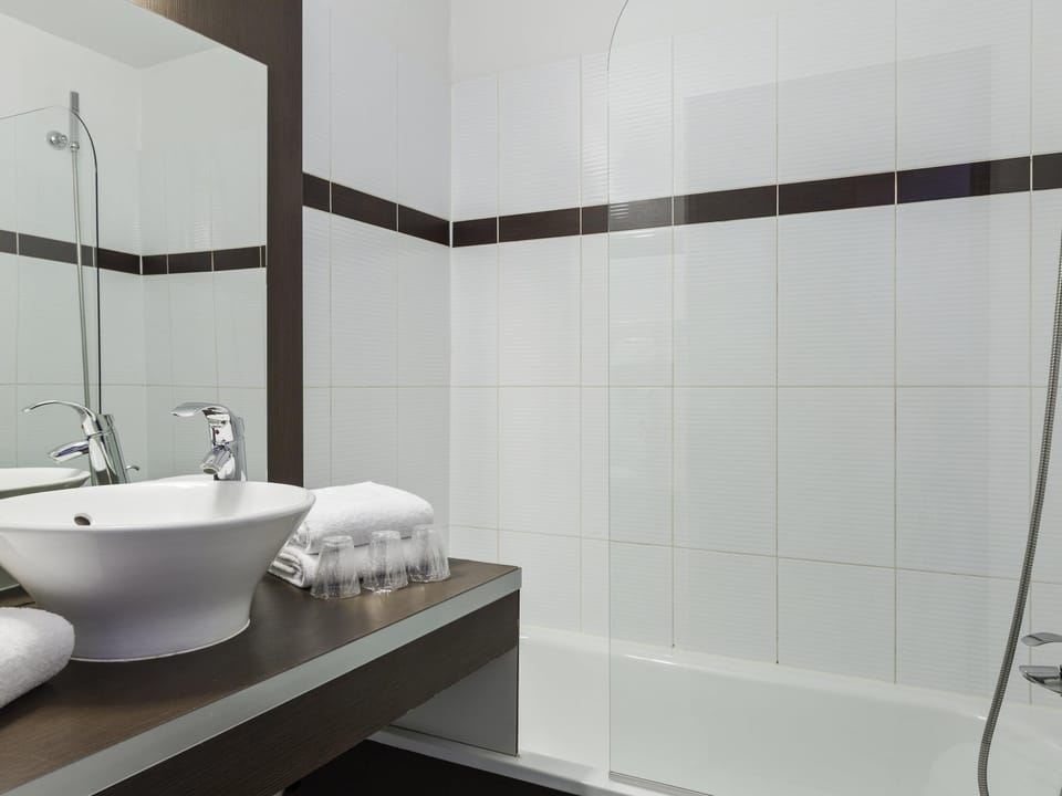 Eco-friendly toiletries, towels