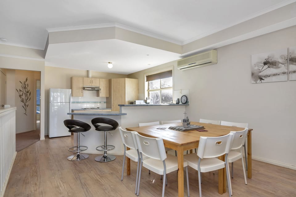House, 3 Bedrooms | Dining room