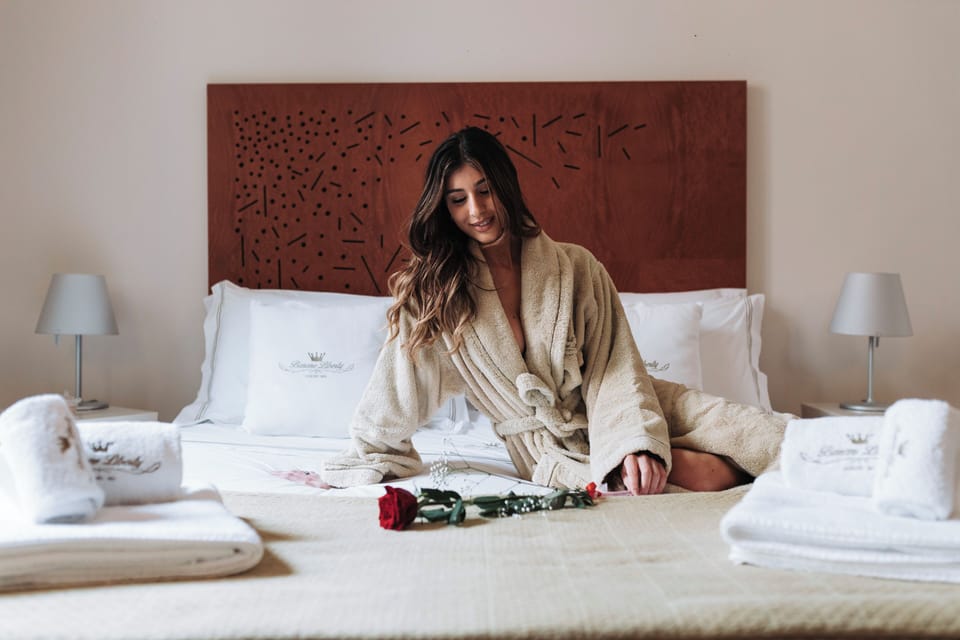 Grand Suite | Minibar, in-room safe, desk, laptop workspace