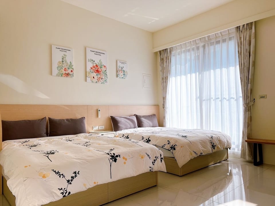 Comfort Quadruple Room | Desk, laptop workspace, soundproofing, free WiFi