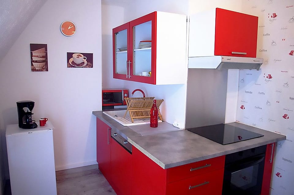 Apartment | Private kitchen | Coffee/tea maker, electric kettle, highchair