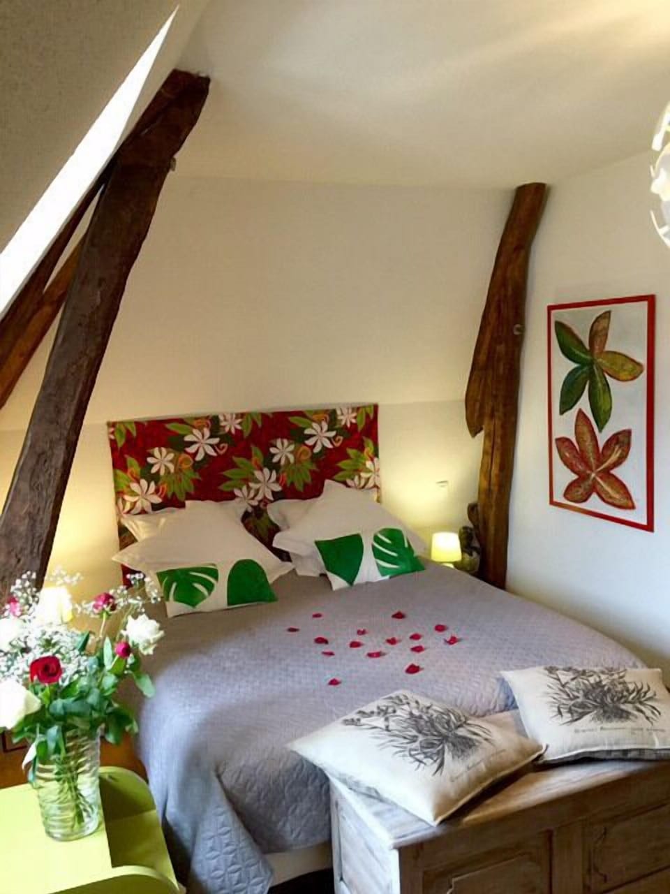 Deluxe Double Room, 1 Queen Bed (Wallis) | Premium bedding, desk, iron/ironing board, travel crib