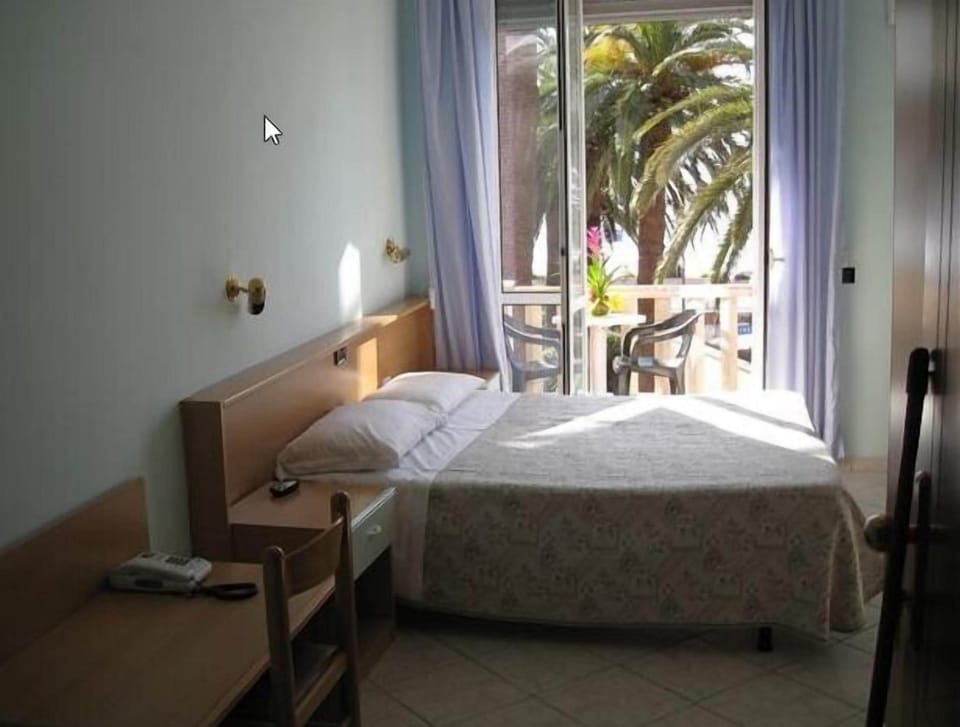 Double Room, Balcony | In-room safe, desk, cribs/infant beds, free WiFi