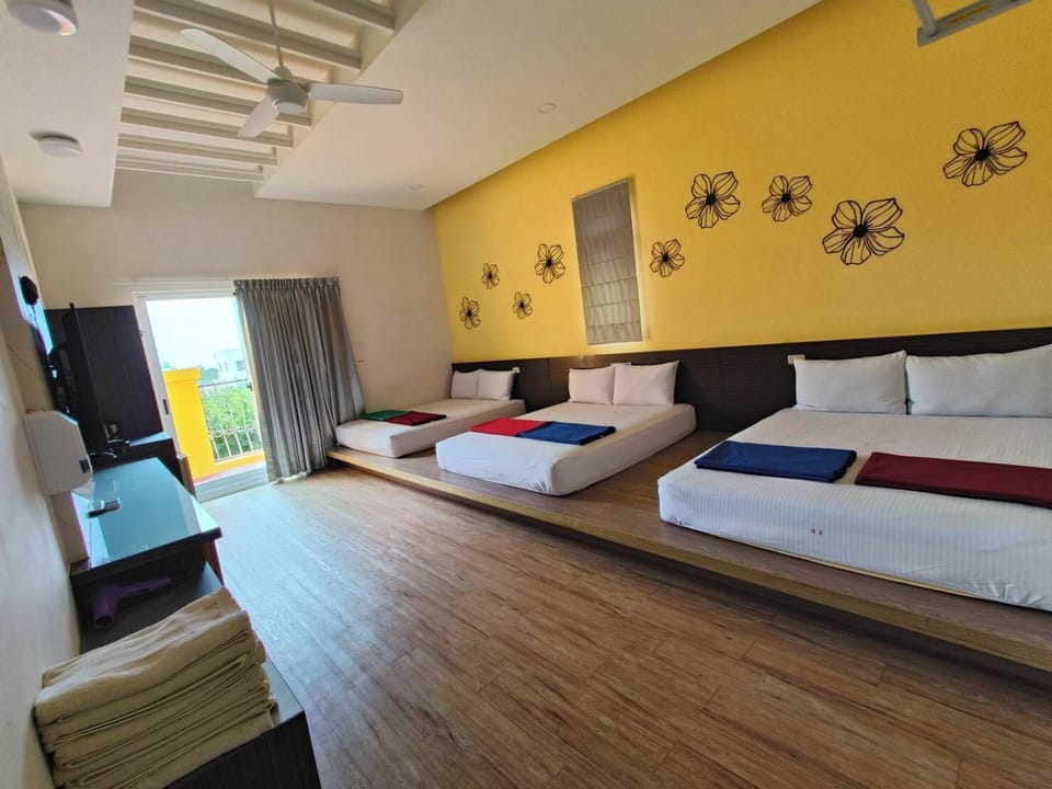Family Suite, Multiple Beds, Courtyard View | Individually furnished, blackout drapes, free WiFi