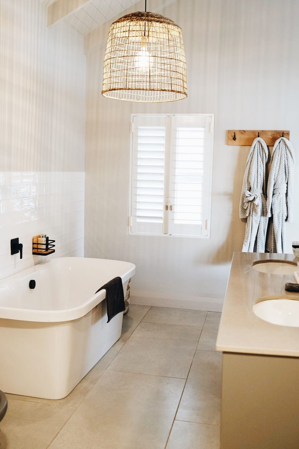 Deluxe Suite, 1 Bedroom, Ensuite, Sea View | Bathroom | Separate tub and shower, bathrobes, towels
