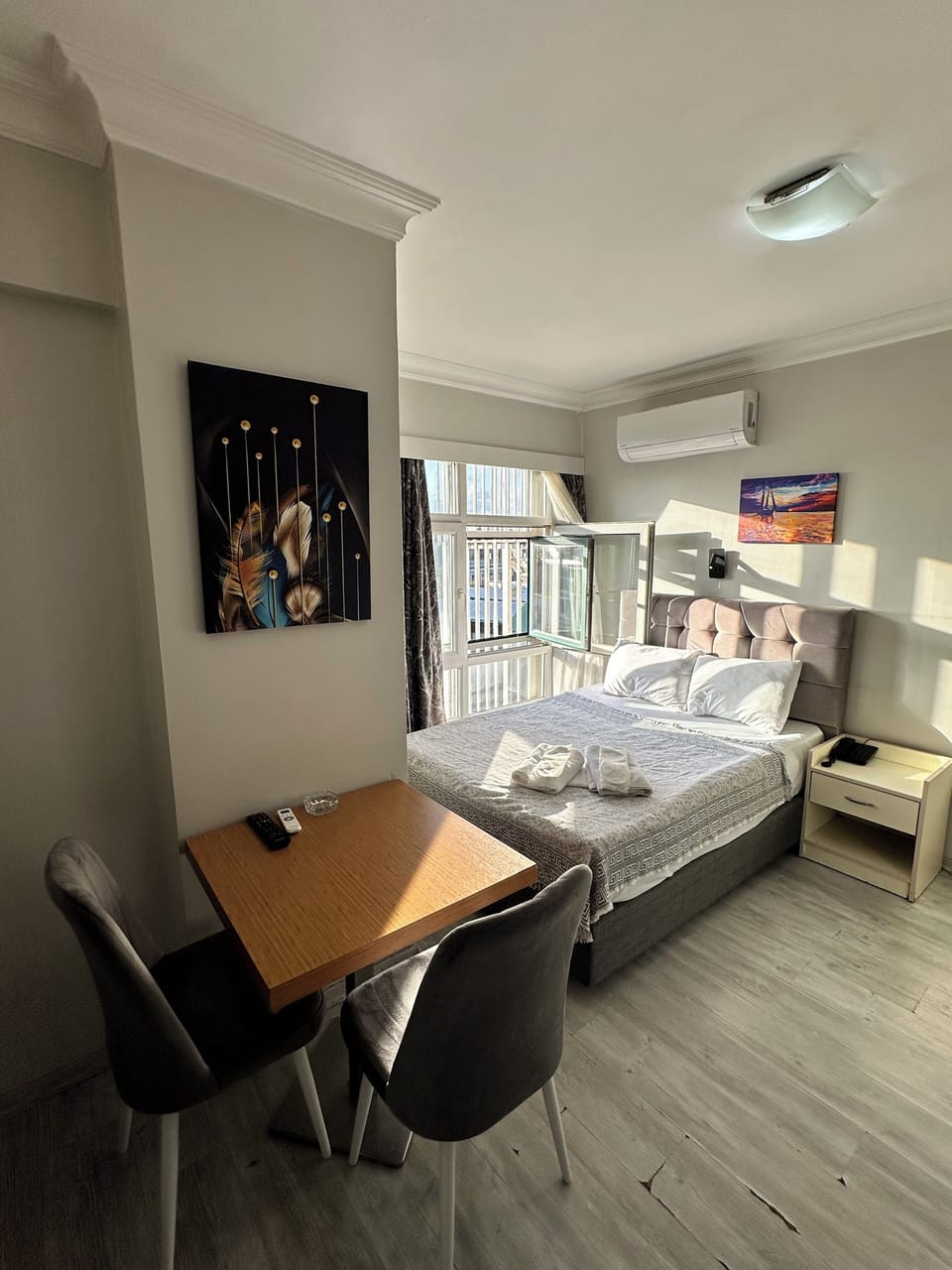 Minibar, desk, laptop workspace, WiFi (free)