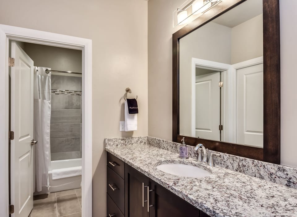 Bathroom sink