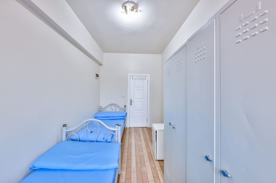Economy Twin Room, Men only | Soundproofing, WiFi (free), bed sheets