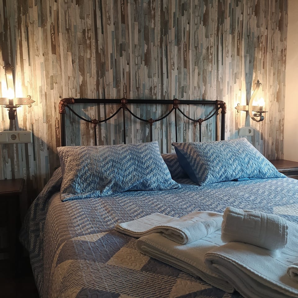 House, 3 Bedrooms, Private Pool (Molino) | Premium bedding, down comforters, individually decorated