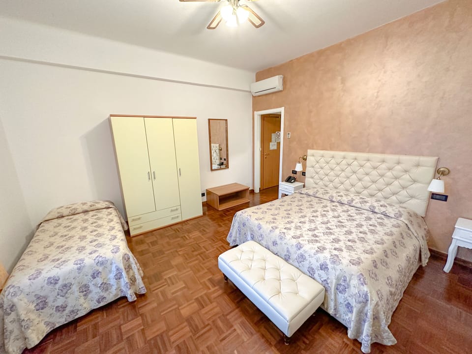 Superior Double or Twin Room (up to 3 people) | In-room safe, desk, soundproofing, cribs (surcharge)