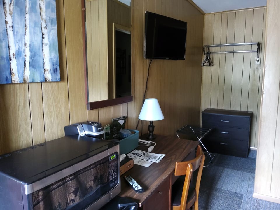 Triple Room, Multiple Beds, Non Smoking | Individually decorated, individually furnished, desk, laptop workspace